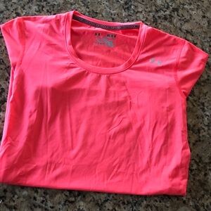 👟Under Armour Fitted Tee